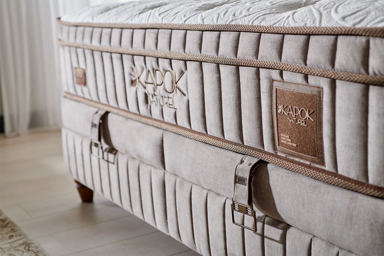 Bambi Kapok Naturel Boxspringbett mit Bettkasten
